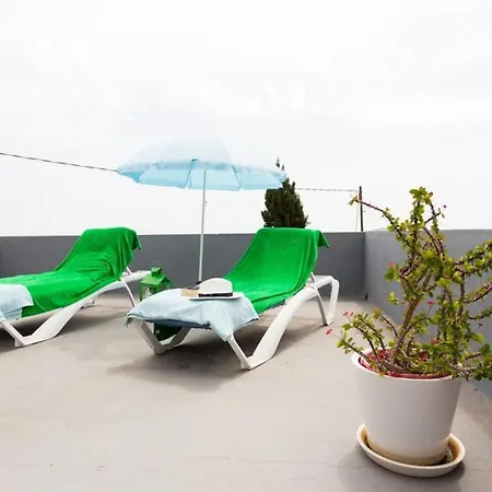 Hébergement de vacances 3 Bedrooms House With Sea View And Furnished Terrace At 4 Km Away From The